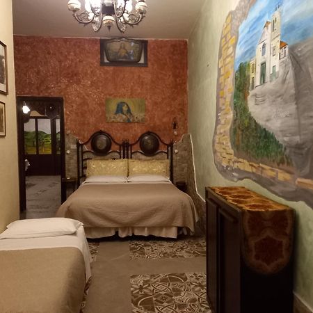 ザッフェラーナ・エトネーア Sicilia In Miniatura "L'Atelier Dell'Etna" Bed & Breakfast エクステリア 写真