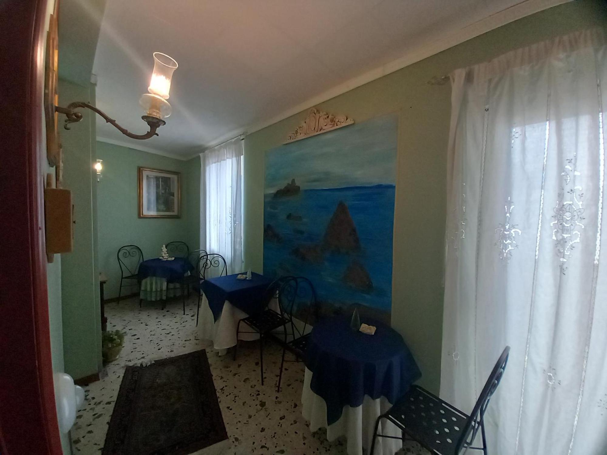 ザッフェラーナ・エトネーア Sicilia In Miniatura "L'Atelier Dell'Etna" Bed & Breakfast エクステリア 写真