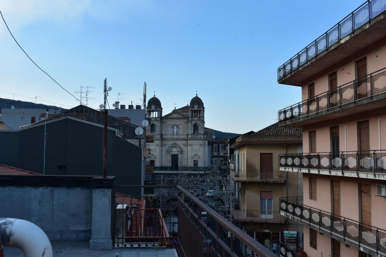 ザッフェラーナ・エトネーア Sicilia In Miniatura "L'Atelier Dell'Etna" Bed & Breakfast エクステリア 写真