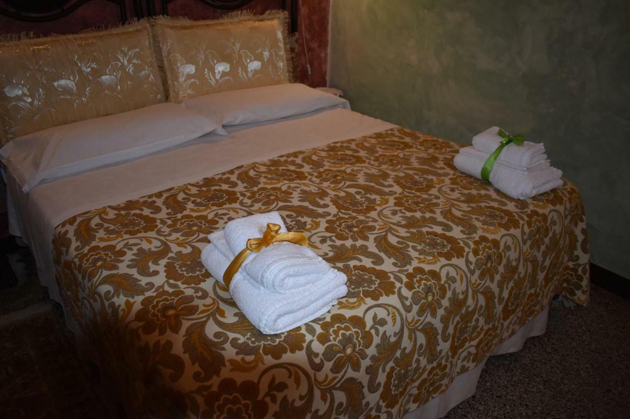 ザッフェラーナ・エトネーア Sicilia In Miniatura "L'Atelier Dell'Etna" Bed & Breakfast エクステリア 写真